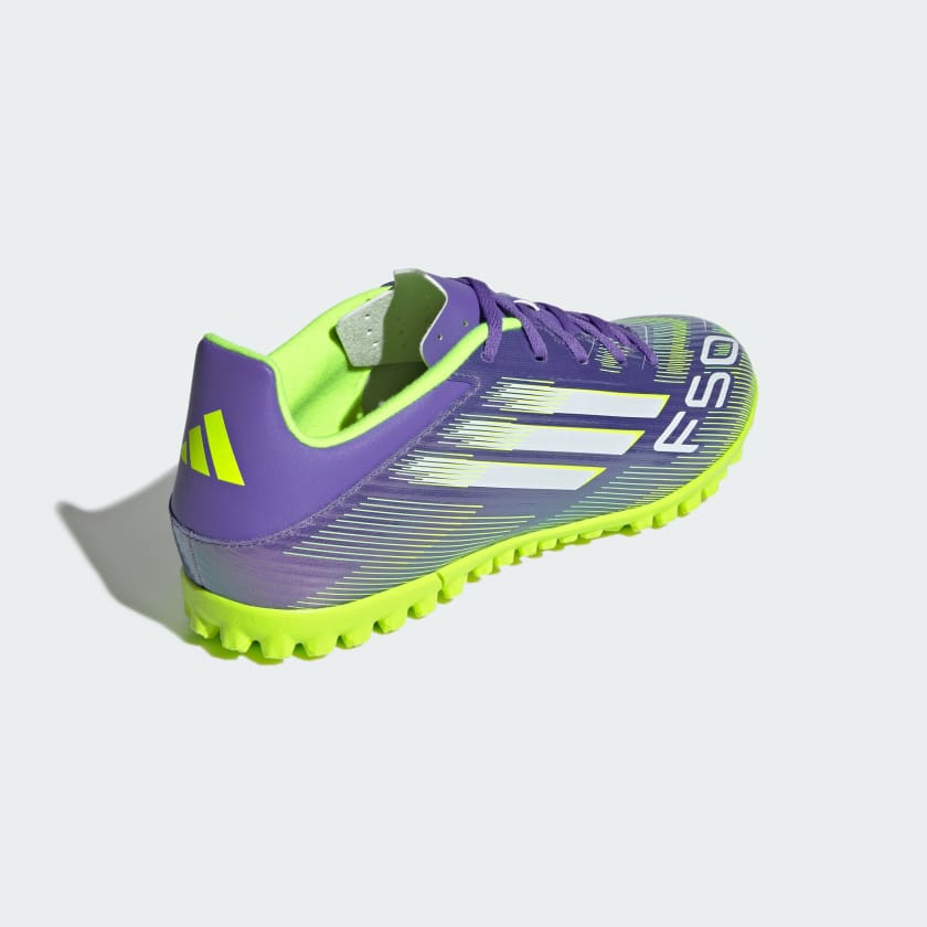 Zapatos de fútbol F50 Club pasto sintético Adidas Violeta