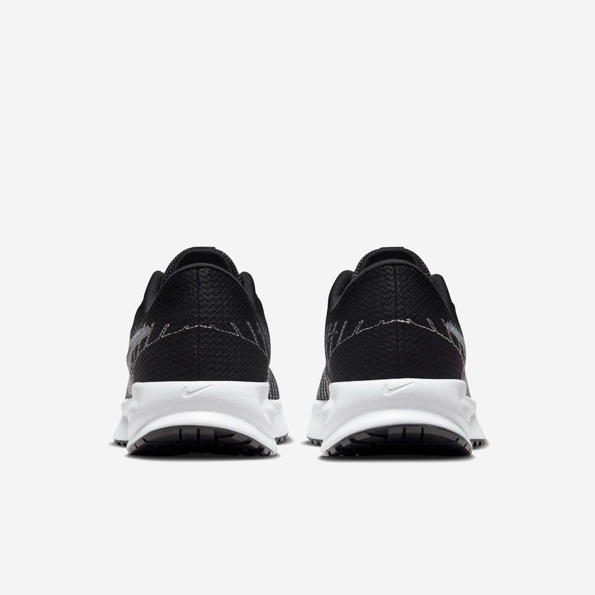 Zapatillas Run Defy Nike Negro