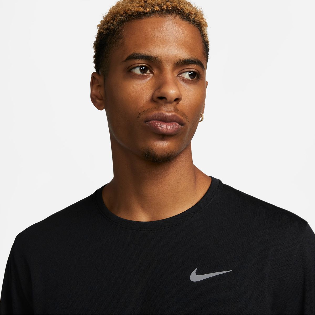 Polera Miler Nike Negro