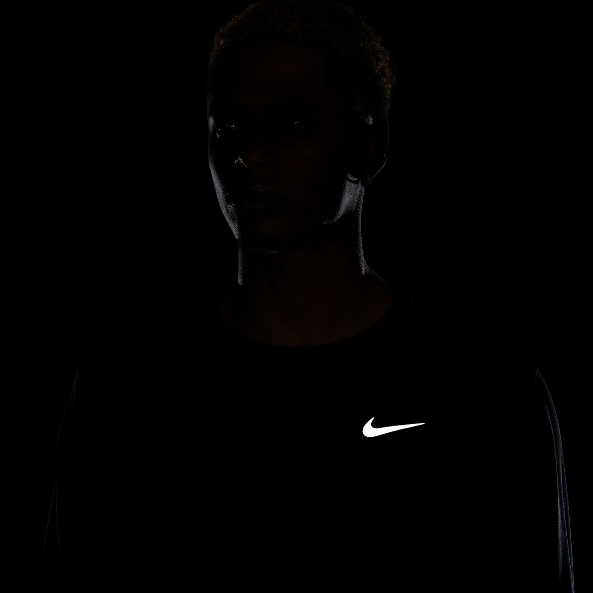 Polera Miler Nike Negro