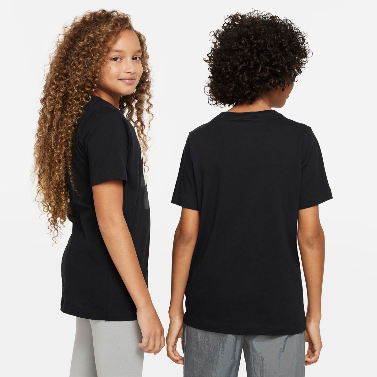 Polera Nike Sportswear Negro para niños