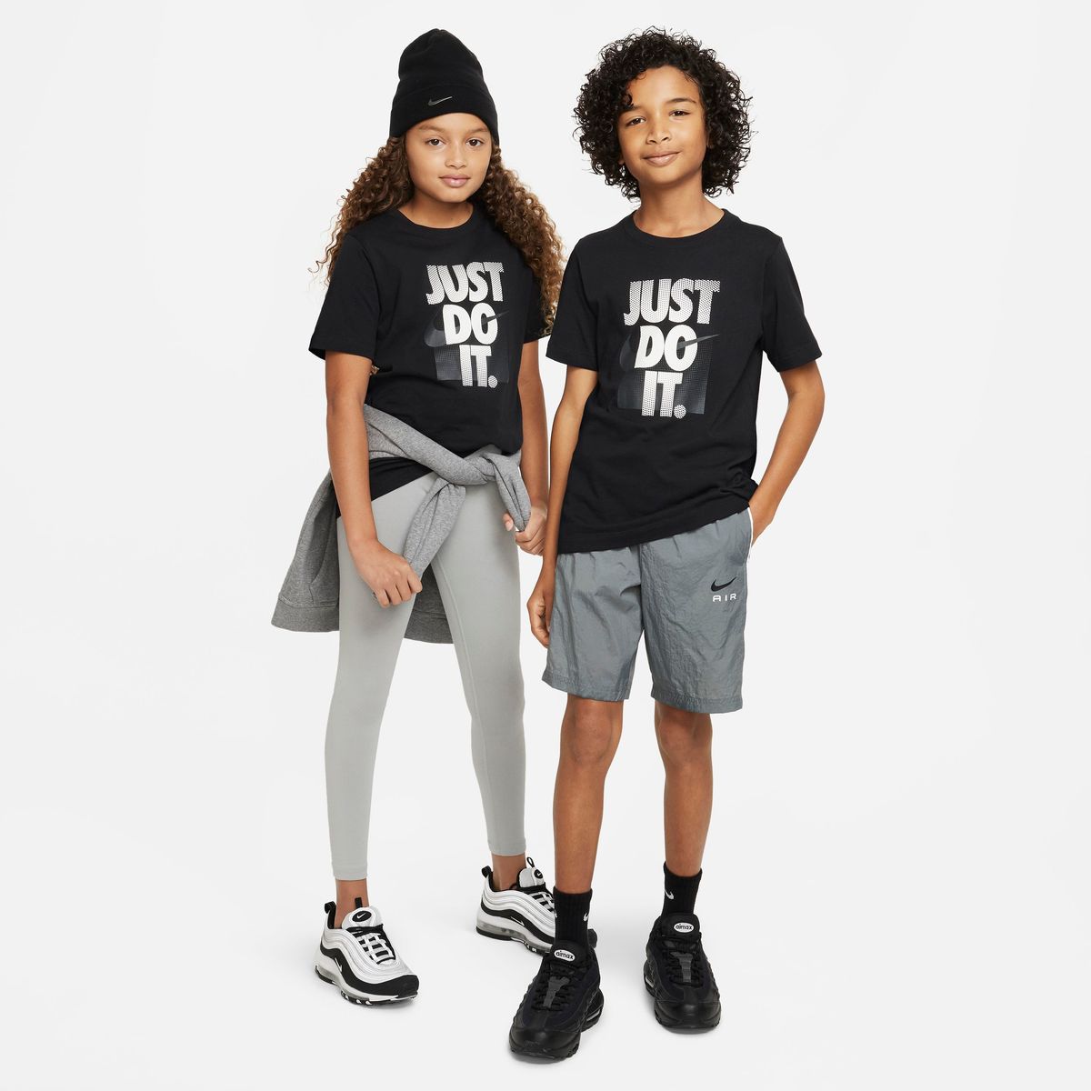 Polera Nike Sportswear Negro para niños