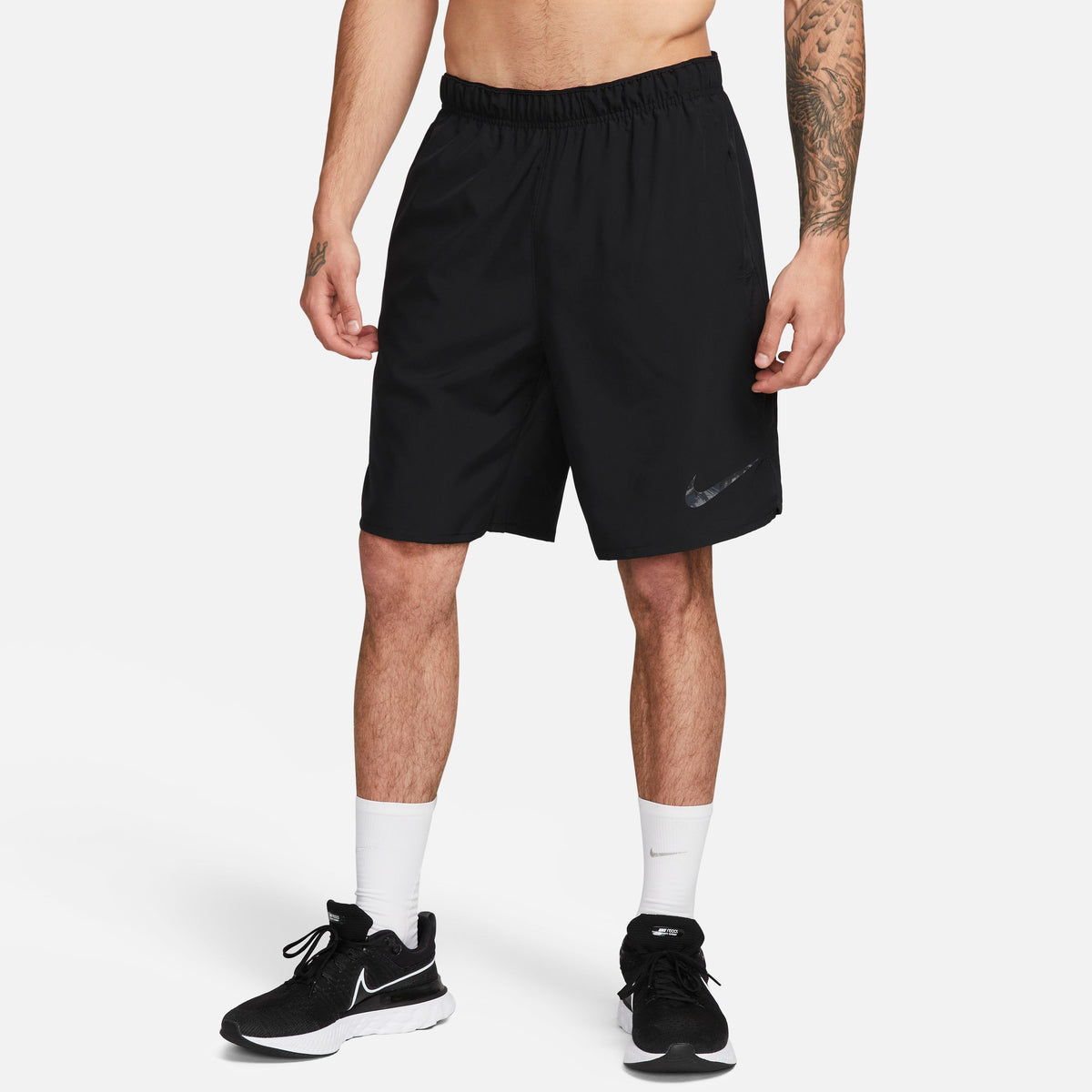 Short Nike Challenger Negro